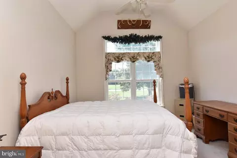 Bedroom - 30849 Old Landing Rd, Laurel, DE 19956 photo 3 of 5