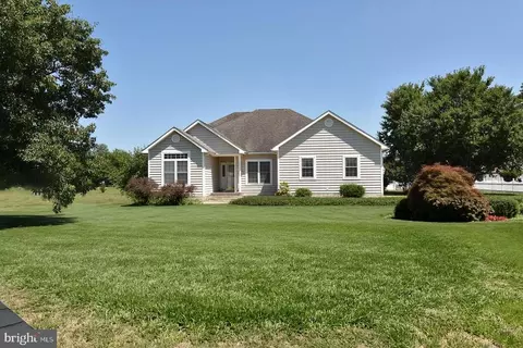 Exterior - 30849 Old Landing Rd, Laurel, DE 19956 photo 2 of 4