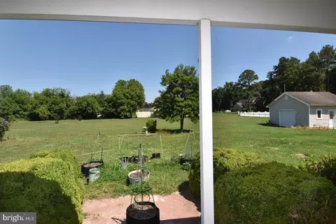Exterior - 30849 Old Landing Rd, Laurel, DE 19956 photo 3 of 4
