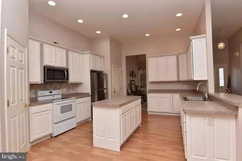 Kitchen - 30849 Old Landing Rd, Laurel, DE 19956 photo 1 of 2