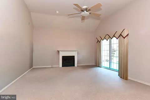 Living - 30849 Old Landing Rd, Laurel, DE 19956 photo 2 of 4