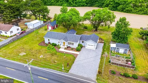 6713 Hearns Pond Rd, Seaford, DE 19973
