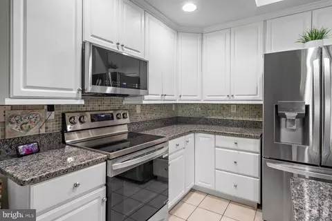 Kitchen - 22 Nell Loop #18, Rehoboth Beach, DE 19971 photo 4 of 5