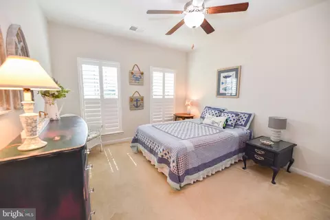 Bedroom - 33112 Ogre Dr, Ocean View, DE 19970 photo 6 of 8