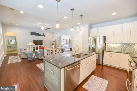 Kitchen - 33112 Ogre Dr, Ocean View, DE 19970 photo 5 of 6