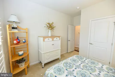 Bedroom - 33112 Ogre Dr, Ocean View, DE 19970 photo 5 of 8