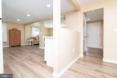 Entry Way - 41 Dorothy Cir, Ocean View, DE 19970 photo 3 of 3
