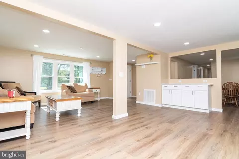 Living - 41 Dorothy Cir, Ocean View, DE 19970 photo 4 of 4