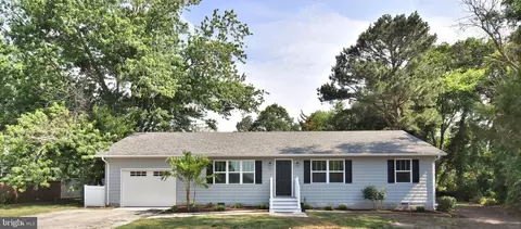 15 Lighthouse Rd, Selbyville, DE 19975