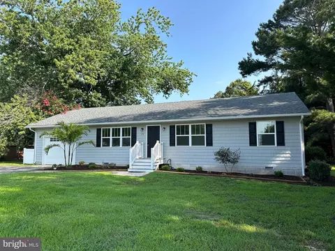 15 Lighthouse Rd, Selbyville, DE 19975