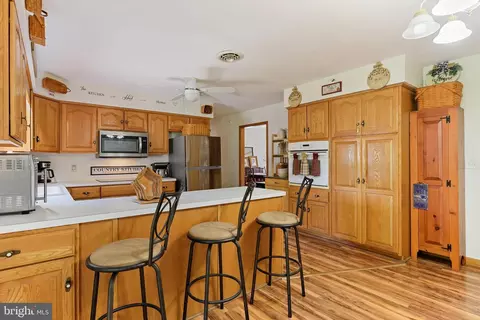 Kitchen - 13899 Seashore Hwy, Georgetown, DE 19947 photo 2 of 5