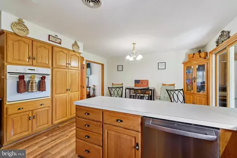 Kitchen - 13899 Seashore Hwy, Georgetown, DE 19947 photo 5 of 5
