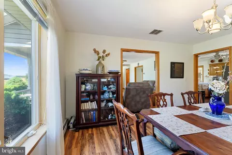 Dining - 13899 Seashore Hwy, Georgetown, DE 19947 photo 5 of 5