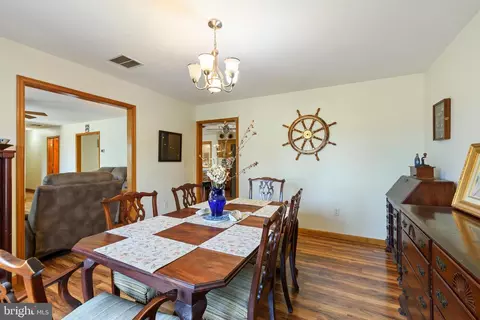 Dining - 13899 Seashore Hwy, Georgetown, DE 19947 photo 4 of 5