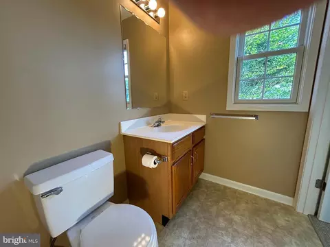 Bath - 146 Tobin Dr, Milton, DE 19968 photo 1 of 4