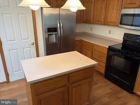 Kitchen - 5 Canary Dr, Lewes, DE 19958 photo 2 of 2