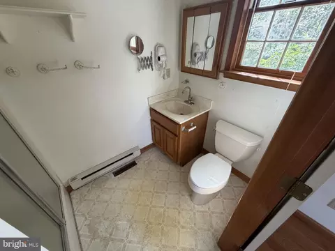 Bath - 5 Canary Dr, Lewes, DE 19958 photo 1 of 2