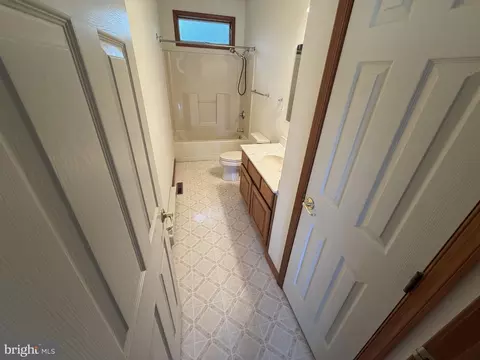 Entry Way - 5 Canary Dr, Lewes, DE 19958 photo 2 of 2