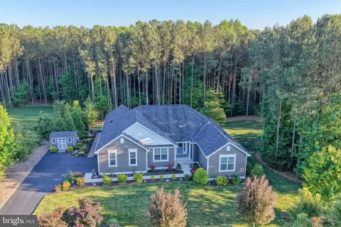 24630 Hollytree Cir, Georgetown, DE 19947