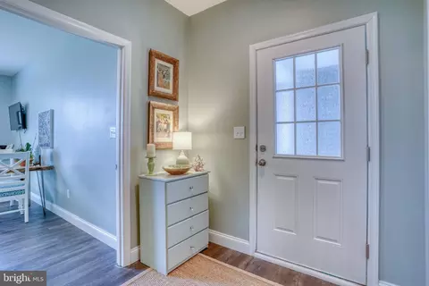 Entry Way - 24630 Hollytree Cir, Georgetown, DE 19947 photo 7 of 9