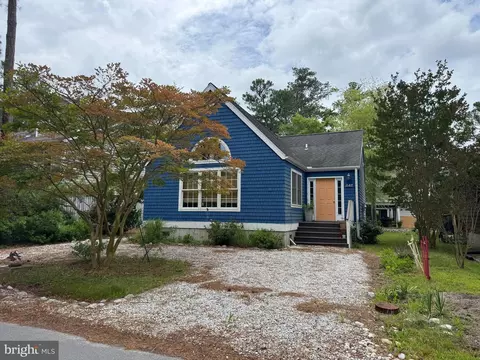 647 Evans Ave, Bethany Beach, DE 19930