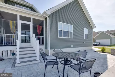 Exterior - 200 Fox St, Milton, DE 19968 photo 4 of 8