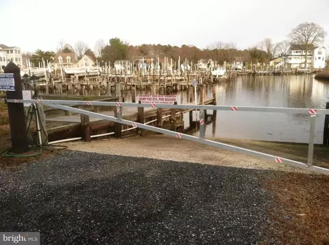Exterior - 736 Hickman Dr, Ocean View, DE 19970 photo 2 of 4