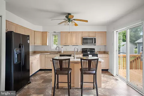 Kitchen - 38256 Waterway Dr, Ocean View, DE 19970 photo 2 of 5