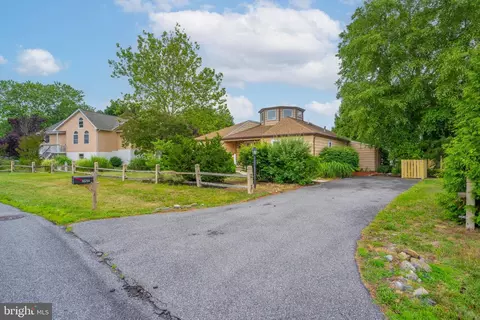 Exterior - 38256 Waterway Dr, Ocean View, DE 19970 photo 5 of 14