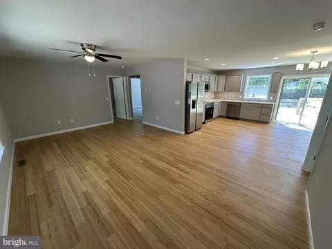 Living - 19157 E Meadowview Dr, Milton, DE 19968 photo 2 of 2