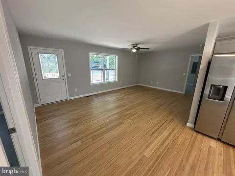 Living - 19157 E Meadowview Dr, Milton, DE 19968 photo 1 of 2