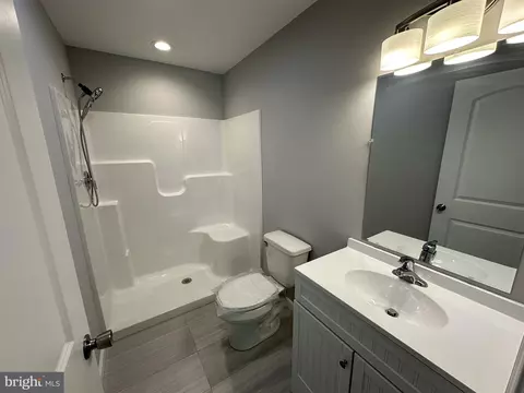 Bath - 19157 E Meadowview Dr, Milton, DE 19968 photo 1 of 2