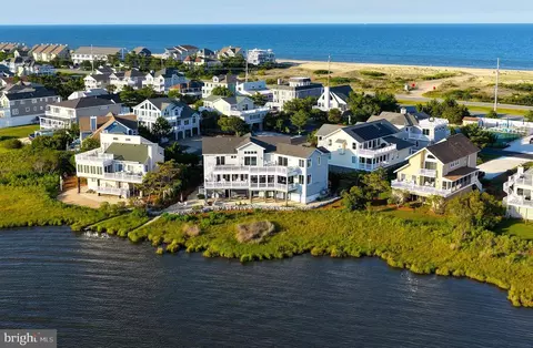 40081 Oceanside Dr, Fenwick Island, DE 19944