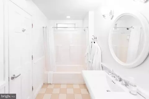 Bath - 34 6th St, Rehoboth Beach, DE 19971 photo 7 of 17