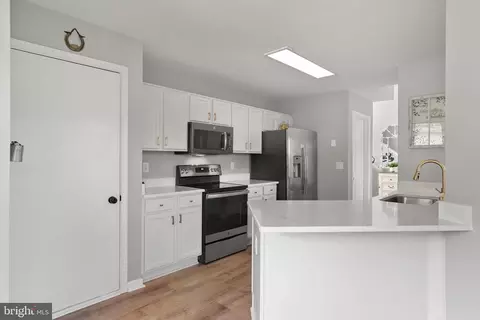 Kitchen - 37114 Pinehurst Ct #91, Ocean View, DE 19970 photo 2 of 4