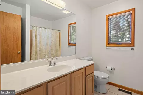 Bath - 400 Tamarack Dr, Bethany Beach, DE 19930 photo 1 of 4