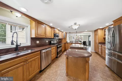 Kitchen - 104 Lansing Ave, Laurel, DE 19956 photo 4 of 9