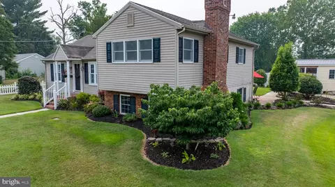 Exterior - 104 Lansing Ave, Laurel, DE 19956 photo 2 of 12