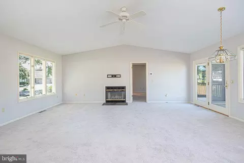 Living - 426 Jackie Dr, Ocean View, DE 19970 photo 3 of 5