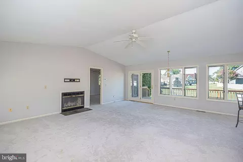 Living - 426 Jackie Dr, Ocean View, DE 19970 photo 2 of 5