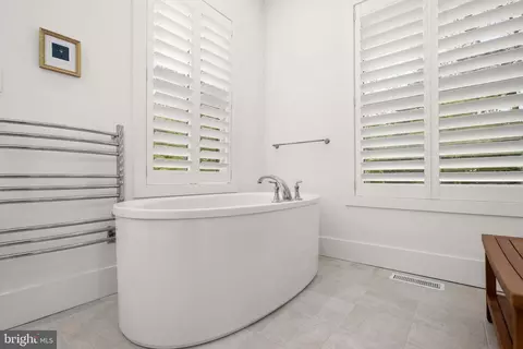Bath - 22720 Persimmon Ln, Milton, DE 19968 photo 5 of 10