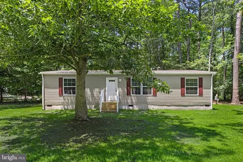 33350 Sycamore St, Ocean View, DE 19970