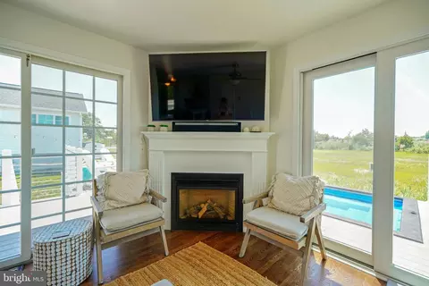 Living - 1902 Cedar St, Lewes, DE 19958 photo 5 of 8