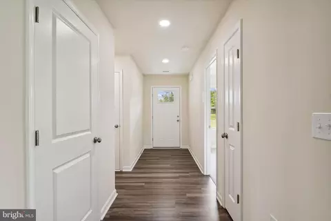 Entry Way - 9774 Camp Rd, Laurel, DE 19956 photo 4 of 9