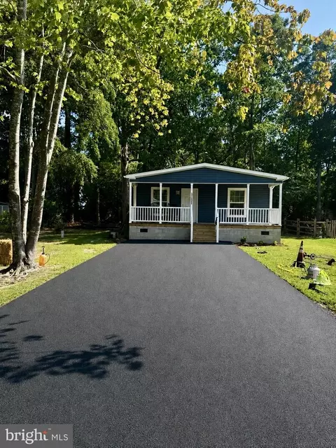 37526 Mahogany St, Ocean View, DE 19970
