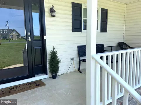 Exterior - 32529 Mount Pleasant Rd, Laurel, DE 19956 photo 2 of 3