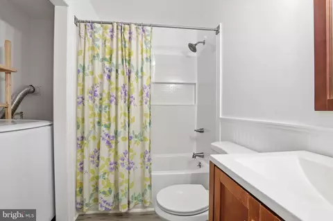Bath - 21791 Pine Haven Rd, Lincoln, DE 19960 photo 1 of 1