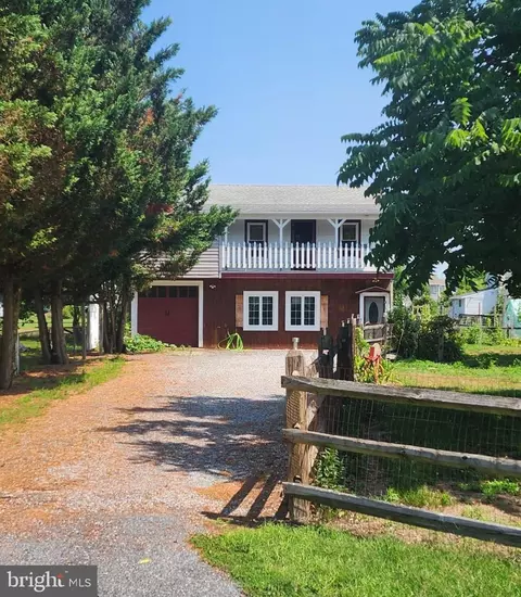 604 State St, Ellendale, DE 19941