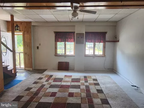 Living - 604 State St, Ellendale, DE 19941 photo 1 of 1