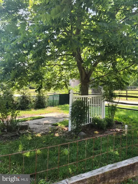 Exterior - 604 State St, Ellendale, DE 19941 photo 6 of 10